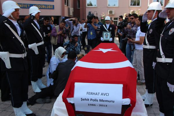 Şehit polise son veda