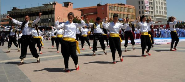 Yurtta 19 Mayıs coşkusu