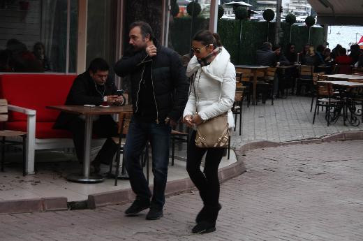 Evime gelmeme izin vermiyor