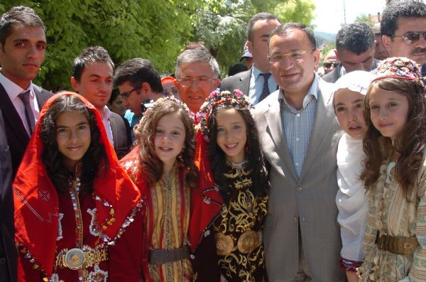 Kan damlayan eli tutamazdık
