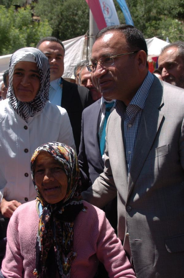 Kan damlayan eli tutamazdık