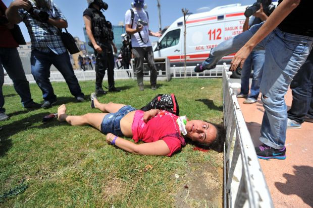 Taksim´de turist kadın yaralandı!