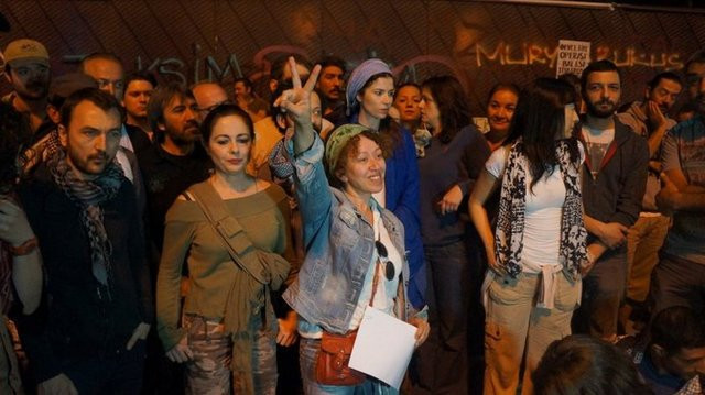 Ünlü isimlerden Geziye destek