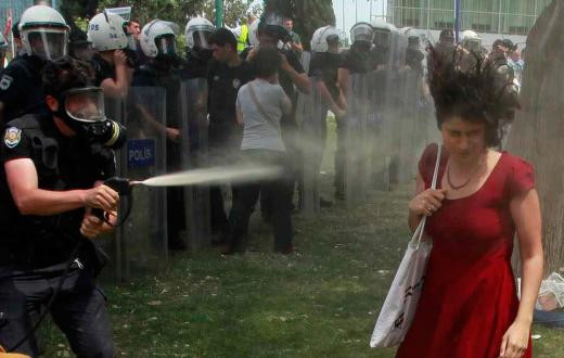 Kırmızılı Kadın ilk kez konuştu