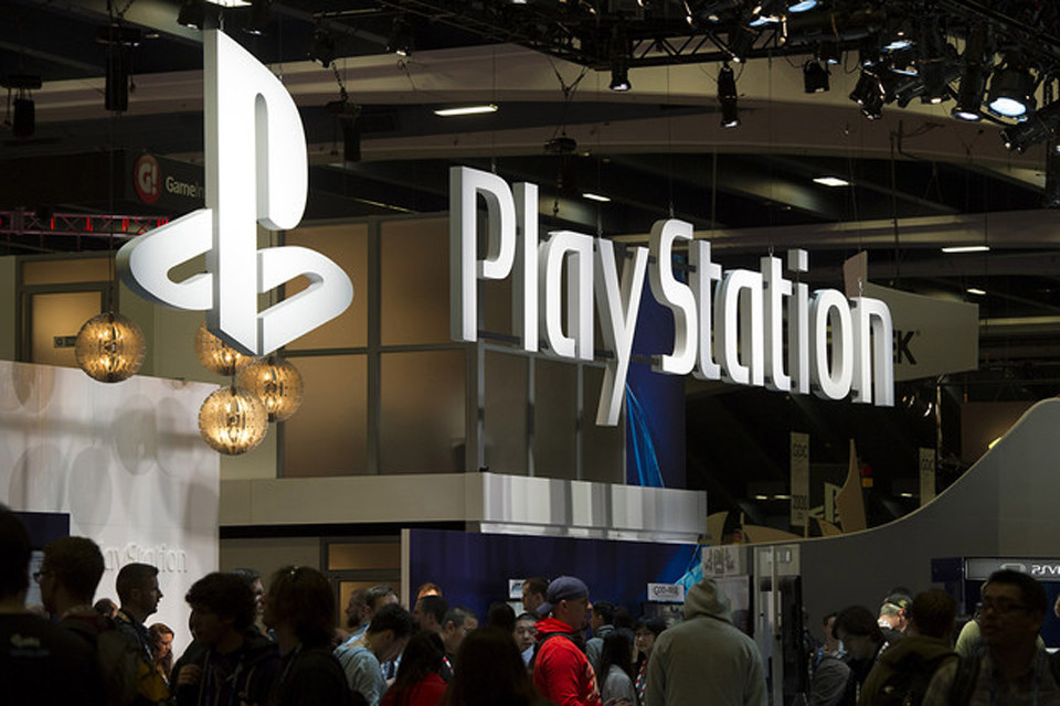 PlayStation 4 resmen ortaya çıktı