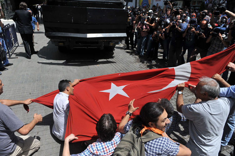 Dünya basını bu fotoğrafları yayınladı