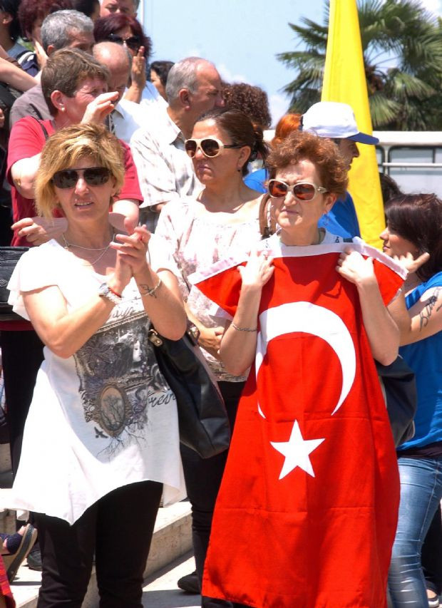 900 bin emekçi iş bıraktı!