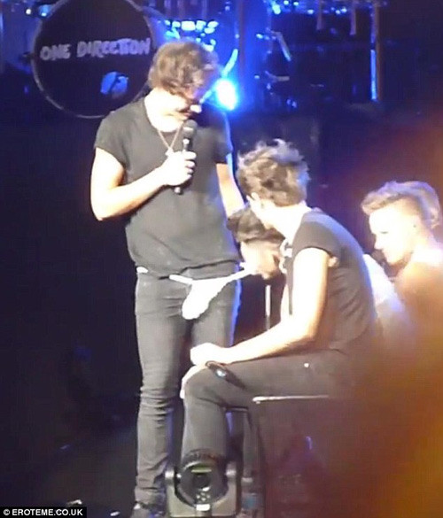 One Direction tangayı yedi!