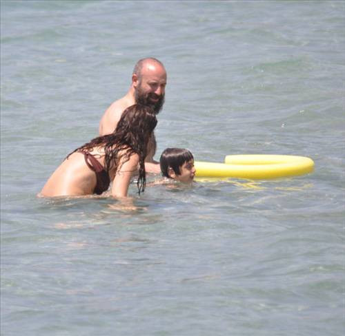 Bergüzar Korel-Halit Ergenç çifti tatilde