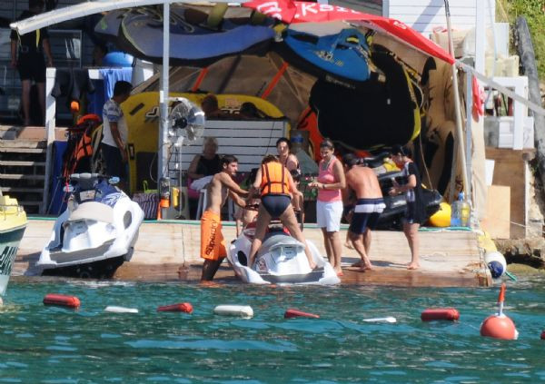 Gülben Ergen mayoyla yakalandı