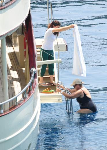 Acil Havlu getirin