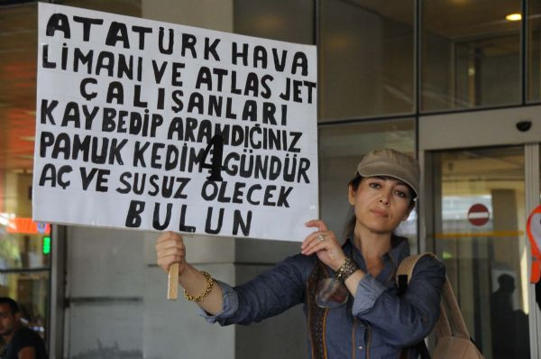 Atatürk Havalimanında kedi protestosu!