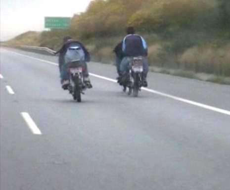 Otobanda motosiklet şovun acı sonu