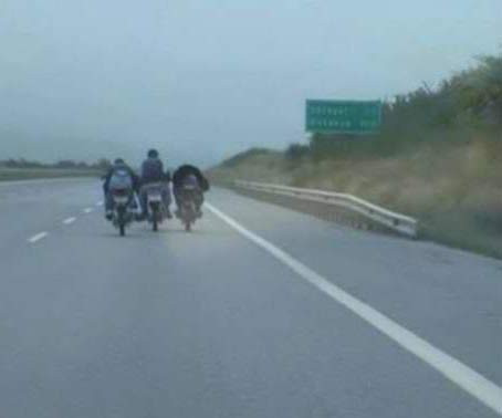 Otobanda motosiklet şovun acı sonu