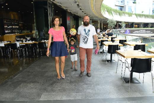 Ergenç ailesi tatilden döndü