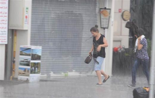 İstanbul yağmura hazırlıksız yakalandı
