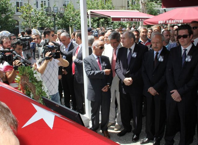 İnal Batu son yolculuğuna uğurlandı