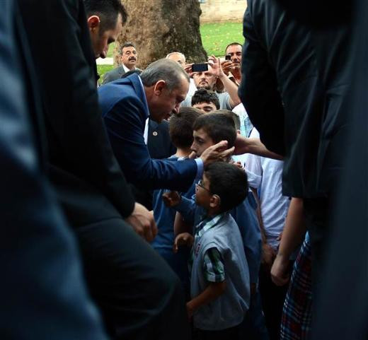 Liderler bayramı böyle karşıladı