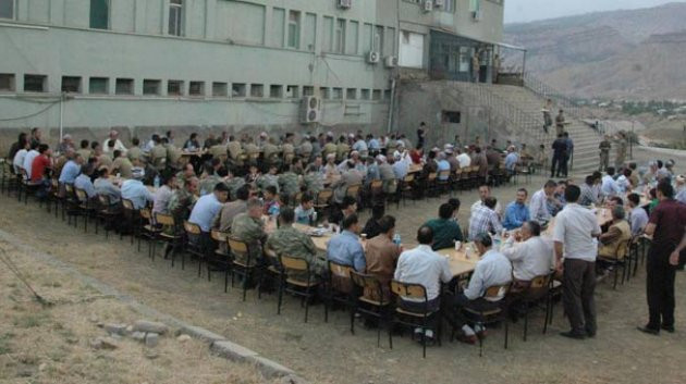 Irak sınırında bayram sevinci