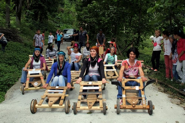 Kadınlar Lazi Rallide yarıştı