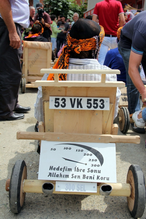 Kadınlar Lazi Rallide yarıştı
