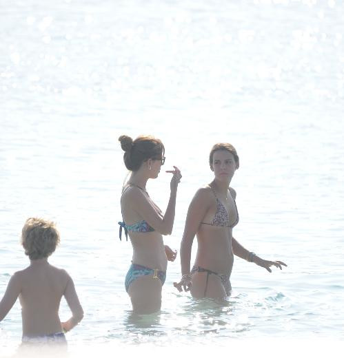 Tolgahansız tatil yapıyor