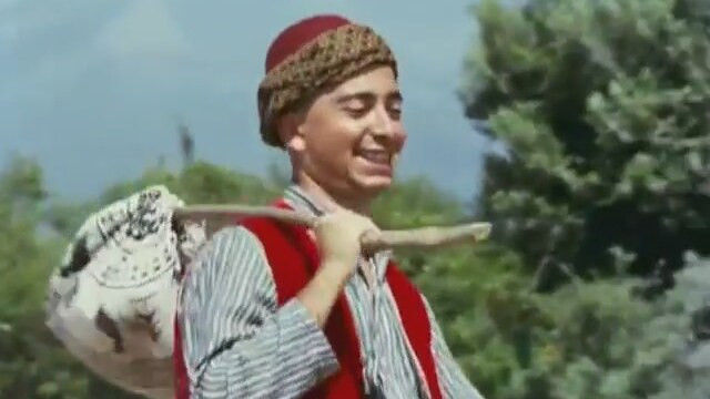 Yüzlerinde geçmişin izleri