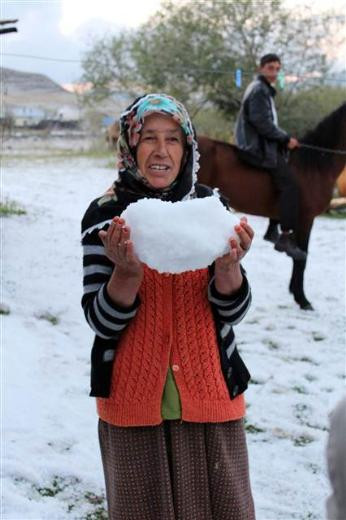 Ardahan, Ağustos ayında beyaza büründü