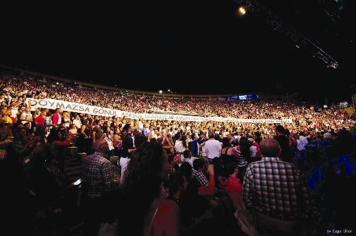 Tarkan konserlerine başladı