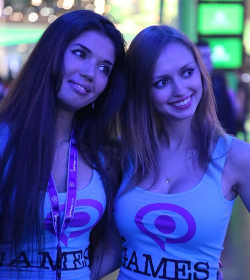 Gamescom 2013’ün güzelleri