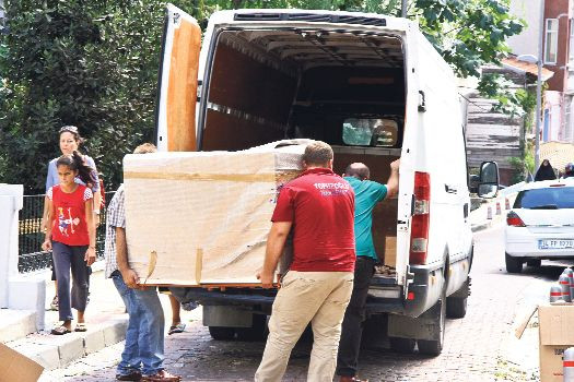Cumbul’dan olaylı taşınma!
