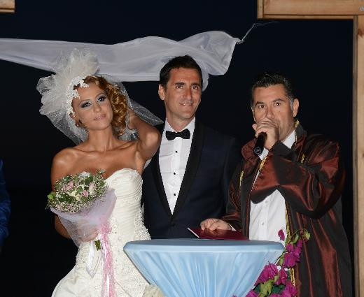 Bekir Aksoy evlendi