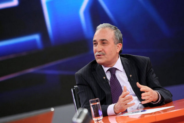 Ak Parti sordu: Kim başkan olsun?