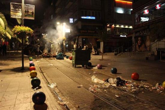 Kadıköyde opera binası revire döndü