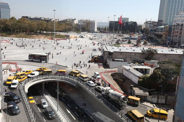 Taksimde tabela komedisi!