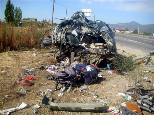 Trafik canavarı yine can aldı