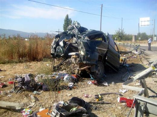 Trafik canavarı yine can aldı