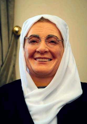 İnsanın sarılıp elini öpesi geliyor