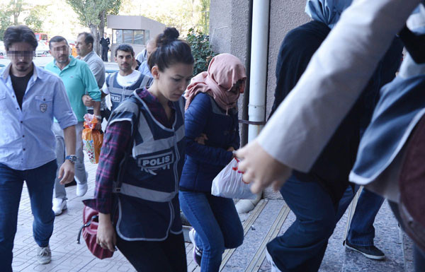 İşte AK Partiye sızan ajan kadınlar