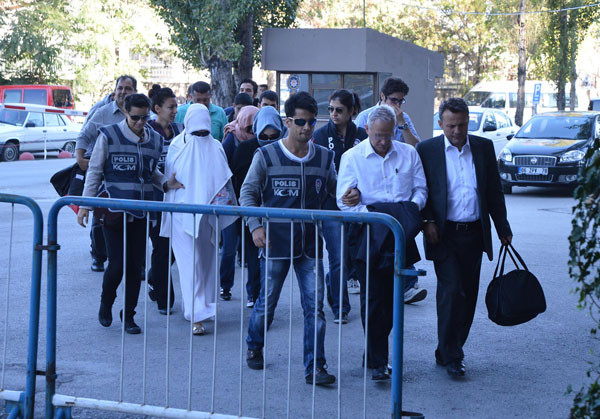 İşte AK Partiye sızan ajan kadınlar