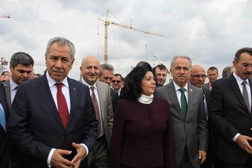 Arınç Başbakan gibi denetledi !