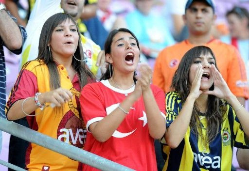 Hangi takımın taraftarı hangi partiye oy veriyor?