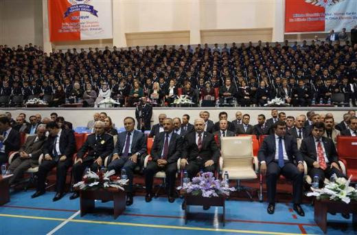 Polis okulunun açılışında müftü dua etti