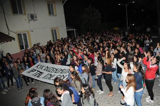 Kızlar yurdunda protesto