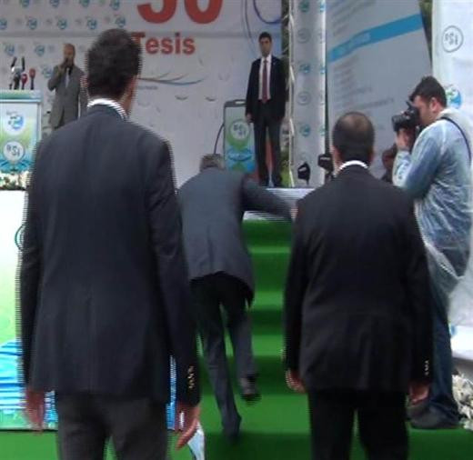Bakan Veysel Eroğlunun zor anları
