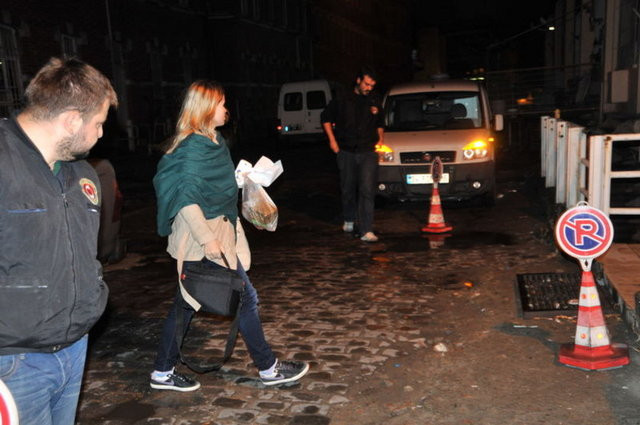 Ünlü sanatçıya şok!