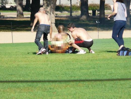 ABDde bir kişi kendini parkta yaktı