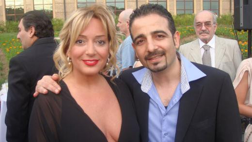 Sarıldı sarıldı dolandırdı