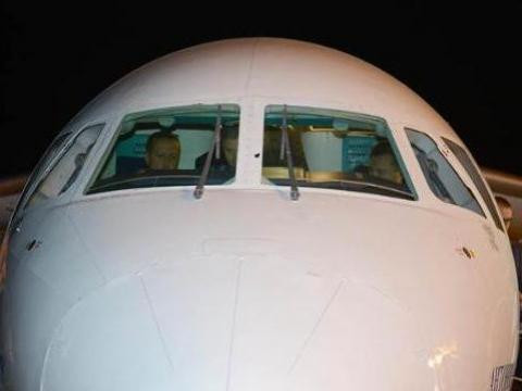 Erdoğan Antonov-158 tipi uçağı inceledi