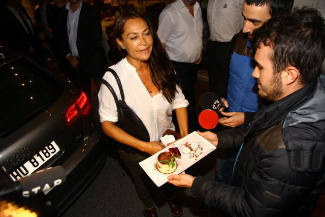 Hülya Avşarın acı günü